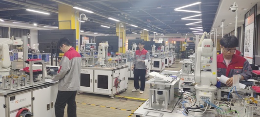 培植工匠精神，磨煉專業技能——自動化工程學院2024年學生職業技能大賽工業機器人系統操作員賽項順利舉行